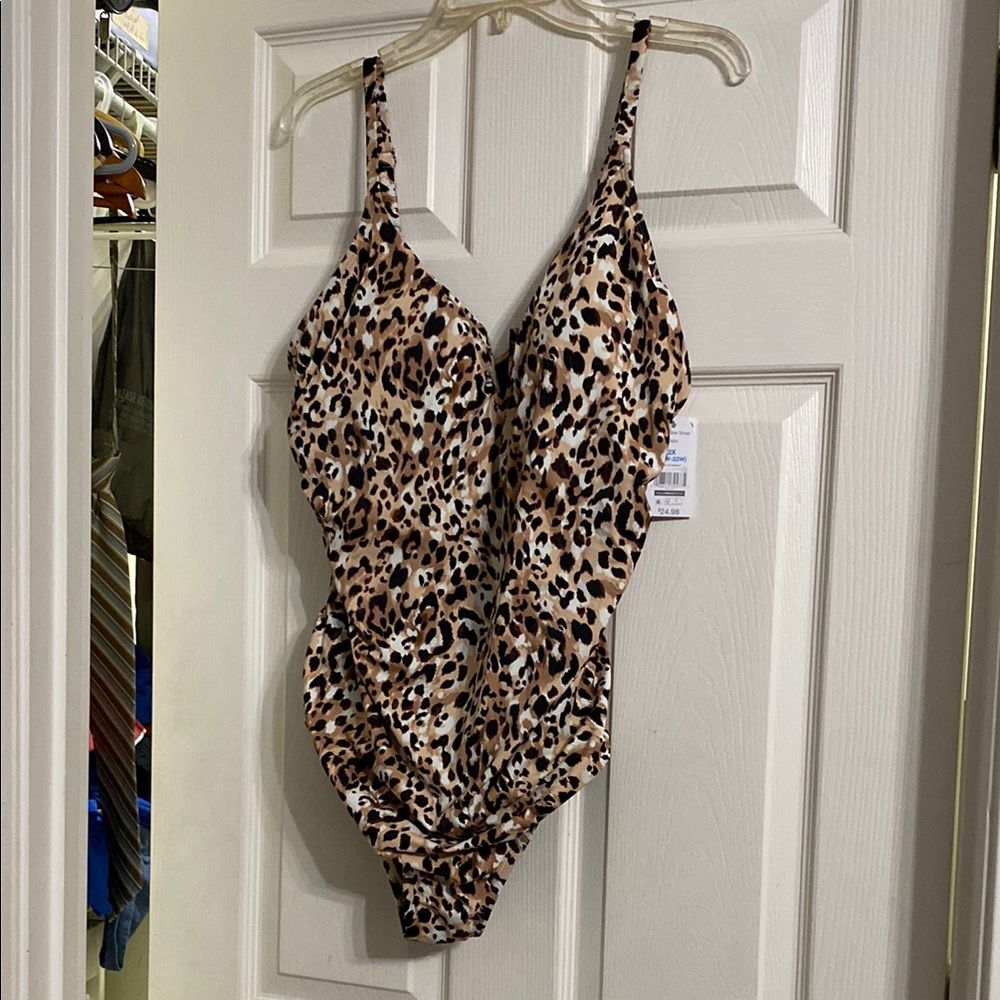 NWT Leopard Print Swimsuit Time and Tru 2x Plus Size Animal Print Summer Fun